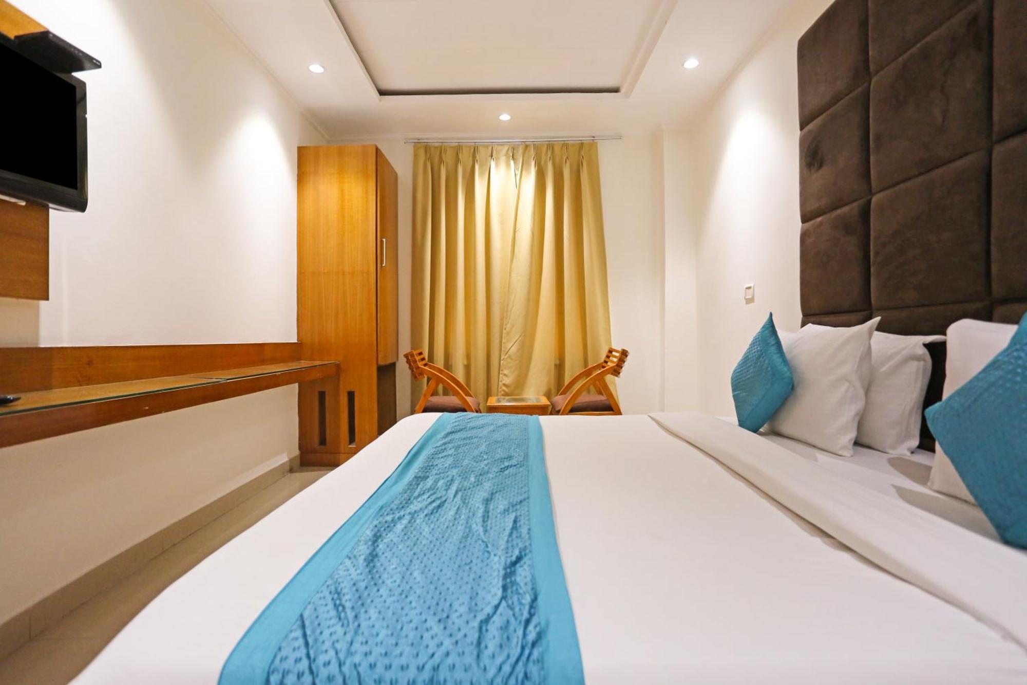 Hotel Silky Palace Near Igi Airportt Нью-Дели Экстерьер фото