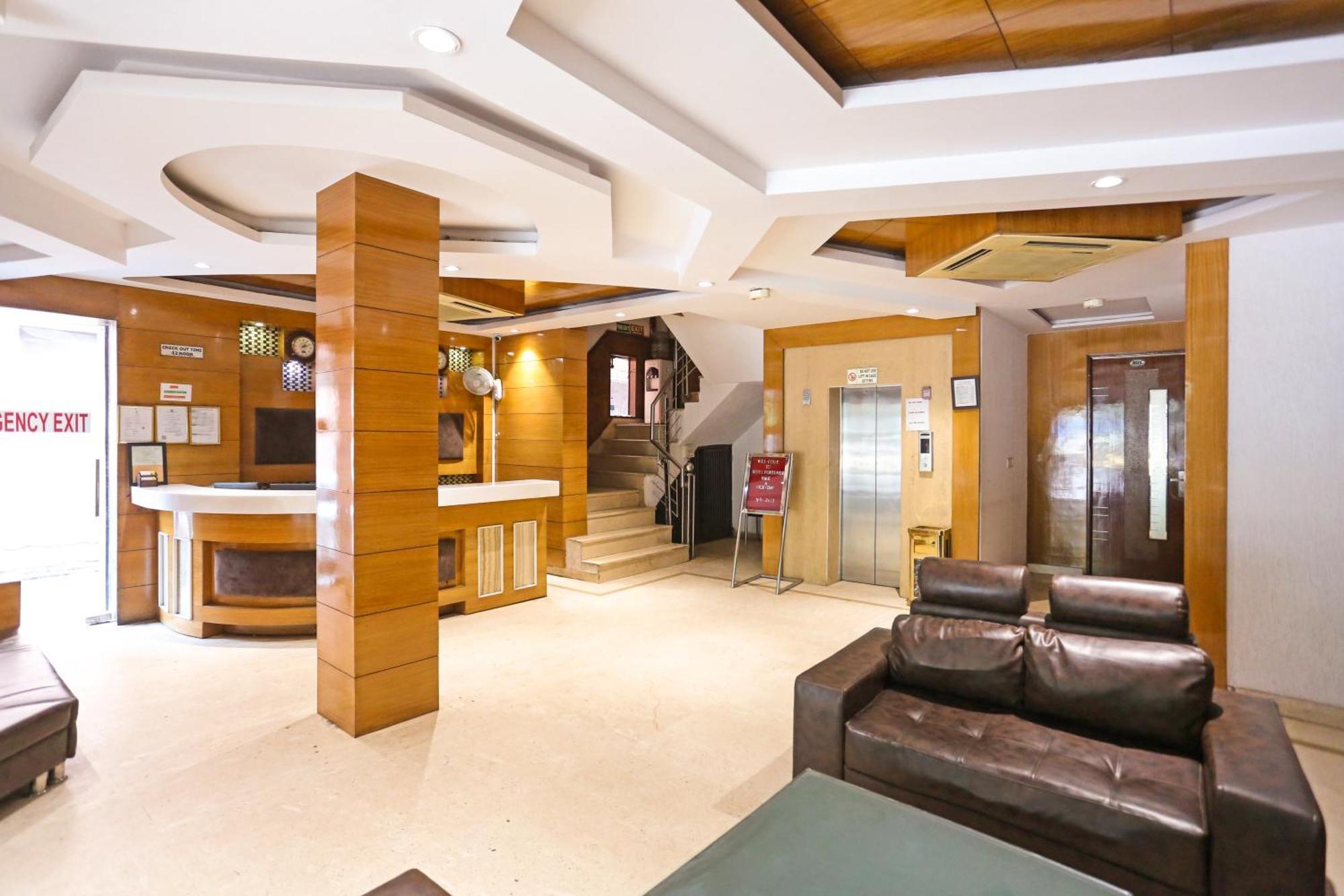 Hotel Silky Palace Near Igi Airportt Нью-Дели Экстерьер фото